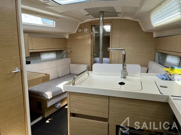 Hanse 348 - Yacht Charter Sailica