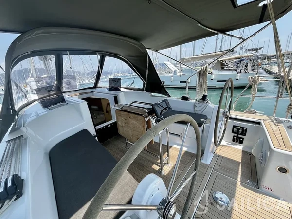 Hanse 348 - Yacht Charter Sailica