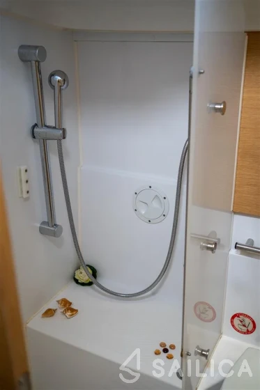 Elan 45 Impression - Yacht Charter Sailica