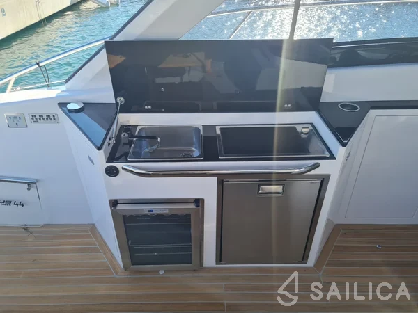 Focus Power 44 - Yacht Charter Sailica