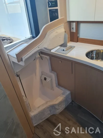 Focus Power 44 - Yacht Charter Sailica