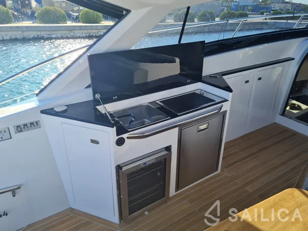 Focus Power 44 - Yacht Charter Sailica