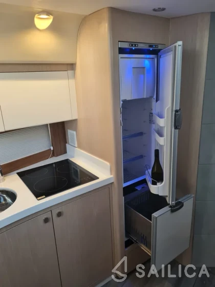 Focus Power 44 - Yacht Charter Sailica