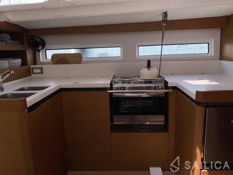 Sun Odyssey 490 - Yacht Charter Sailica