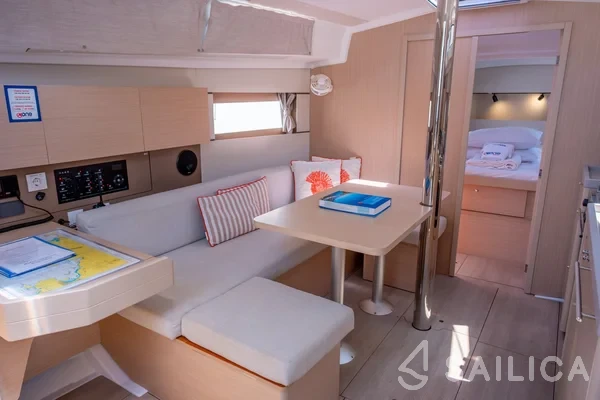 Oceanis 38.1 - Yacht Charter Sailica