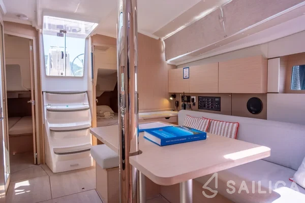 Oceanis 38.1 - Yacht Charter Sailica
