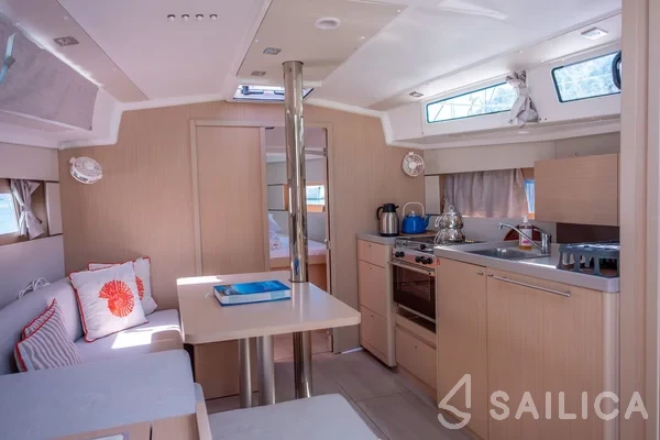 Oceanis 38.1 - Yacht Charter Sailica