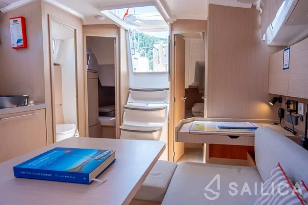Oceanis 38.1 - Yacht Charter Sailica