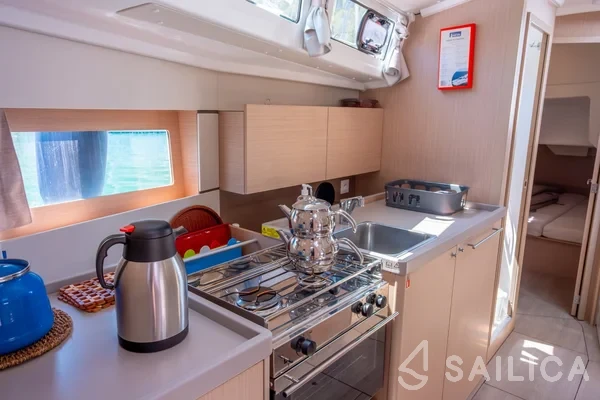 Oceanis 38.1 - Yacht Charter Sailica