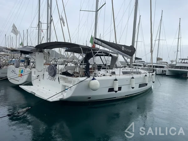 Dufour 470 - Yacht Charter Sailica