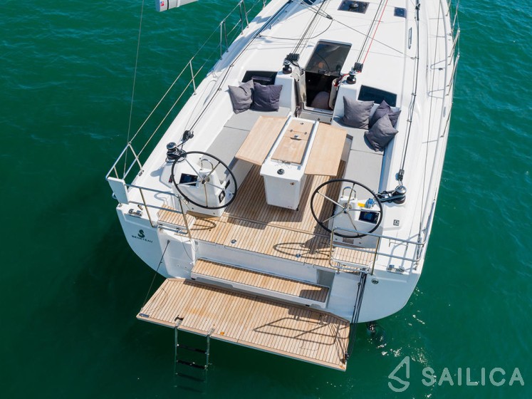 Oceanis 40.1 - Yacht Charter Sailica
