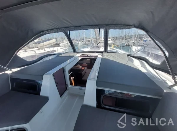 Oceanis 51.1 - Yacht Charter Sailica