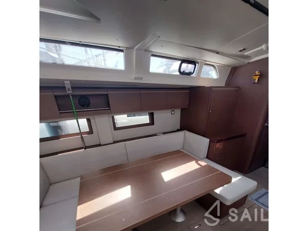 Oceanis 51.1 - Yacht Charter Sailica