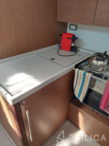 Oceanis 51.1 - Yacht Charter Sailica