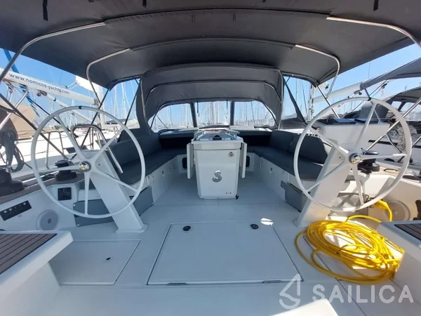 Oceanis 51.1 - Yacht Charter Sailica