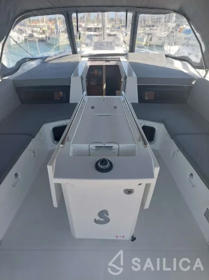 Oceanis 51.1 - Yacht Charter Sailica