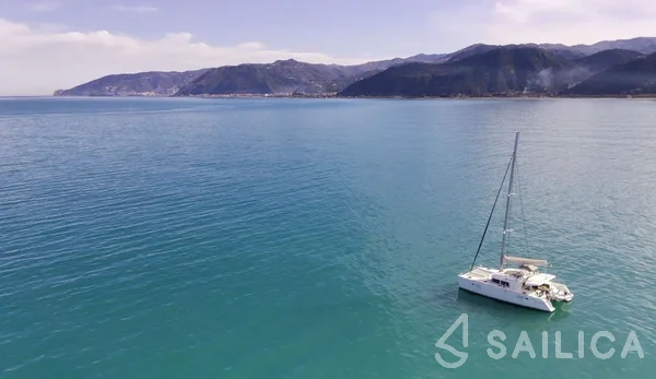 Lagoon 450 - Yacht Charter Sailica