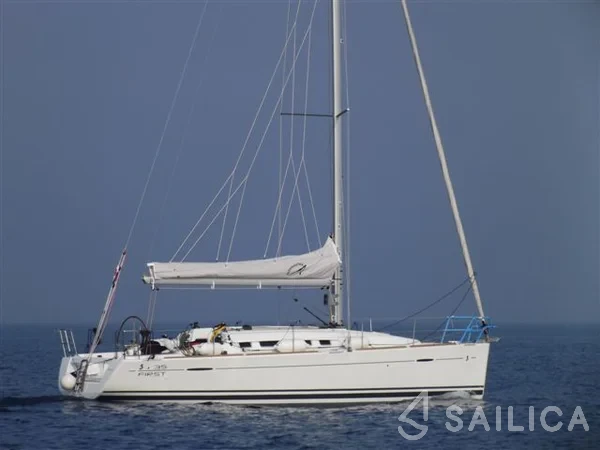 First 35 - Yacht Charter Sailica