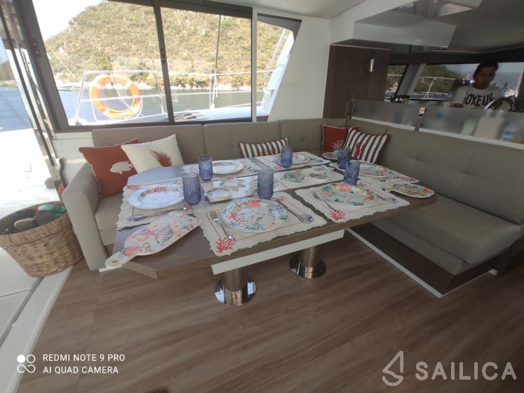 Bali 4.6 - 4 + 1 cab. - Yacht Charter Sailica