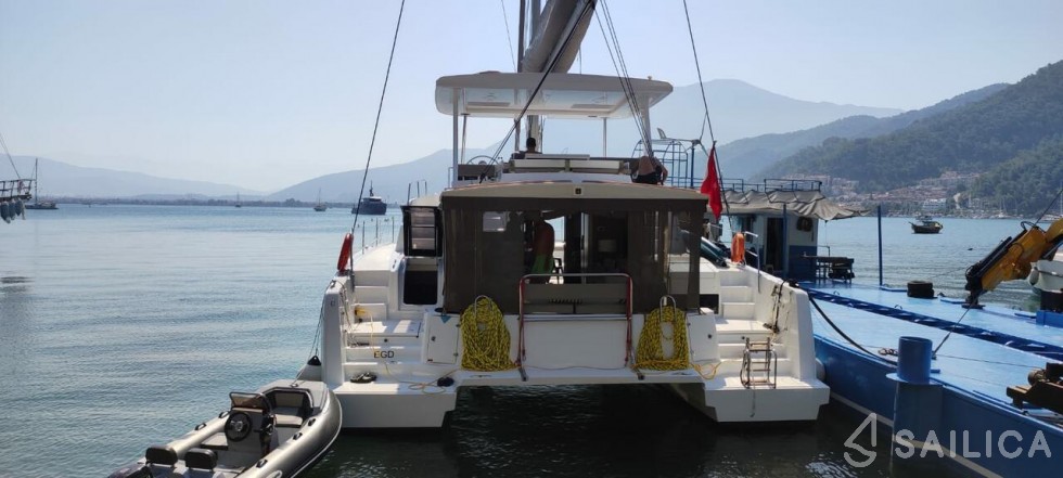 Bali 4.6 - 4 + 1 cab. - Yacht Charter Sailica