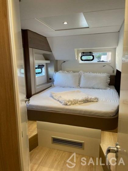 Bali 4.6 - 4 + 1 cab. - Yacht Charter Sailica