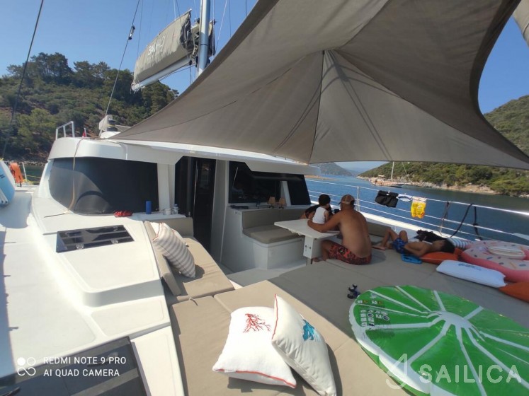 Bali 4.6 - 4 + 1 cab. - Yacht Charter Sailica