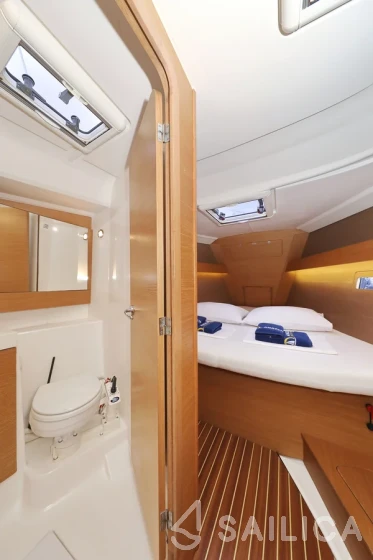 Dufour 412 GL - Yacht Charter Sailica