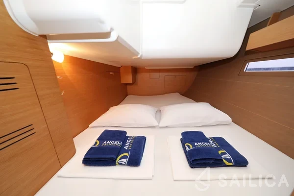 Dufour 412 GL - Yacht Charter Sailica