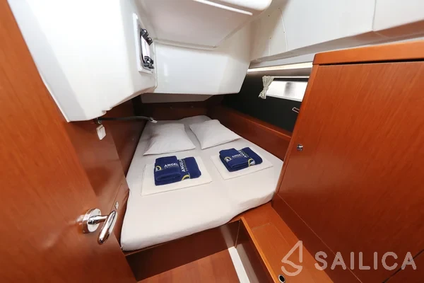 Oceanis 41 - Yacht Charter Sailica