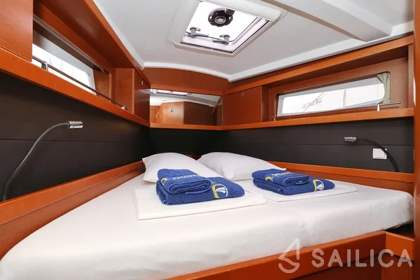 Oceanis 41 - Yacht Charter Sailica