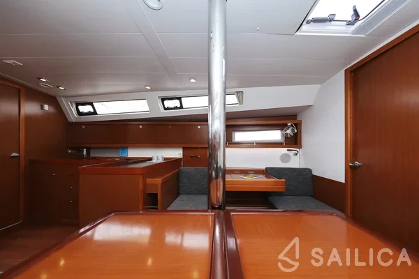 Oceanis 41 - Yacht Charter Sailica