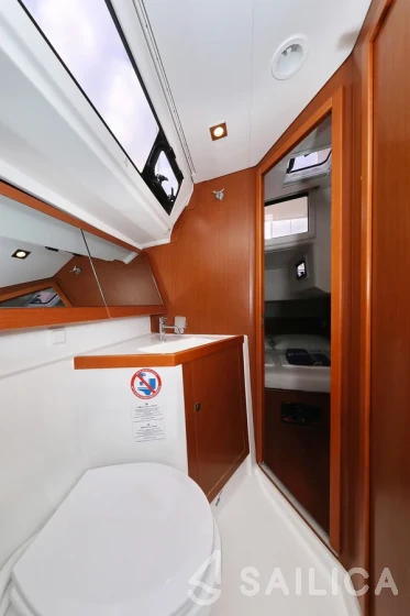 Oceanis 41 - Yacht Charter Sailica
