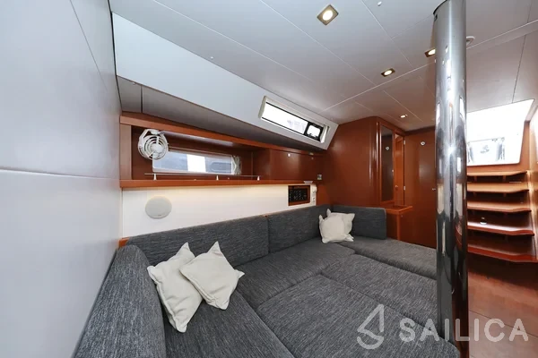Oceanis 41 - Yacht Charter Sailica