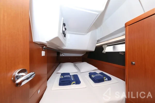 Oceanis 41 - Yacht Charter Sailica