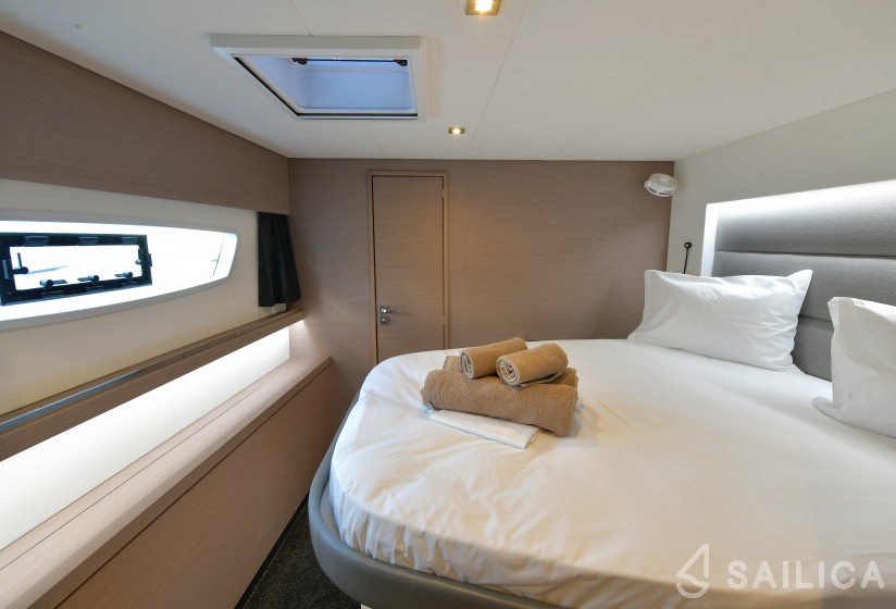 Saona 47 - Yacht Charter Sailica