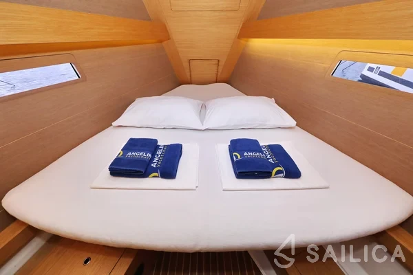 Dufour 412 GL - Yacht Charter Sailica