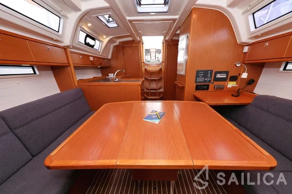 Bavaria 37 Cruiser - Yacht Charter Sailica