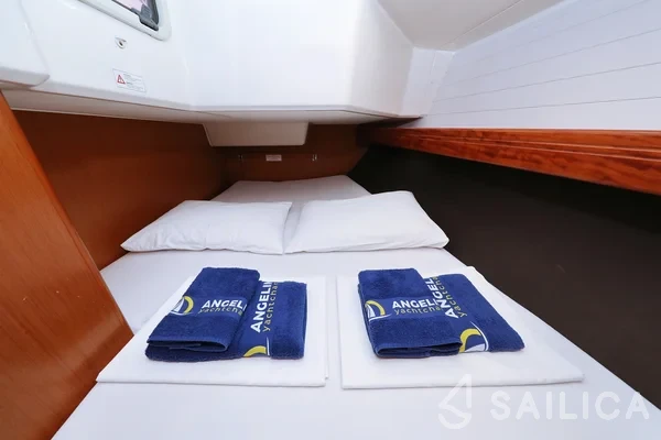 Bavaria 37 Cruiser - Yacht Charter Sailica