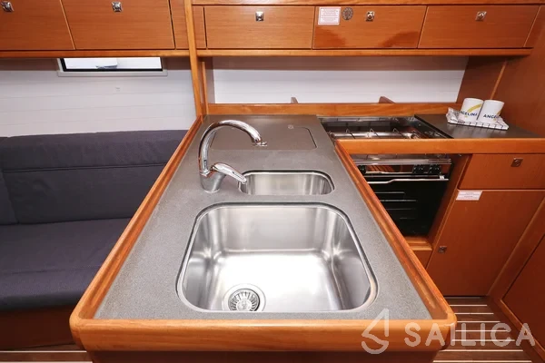 Bavaria 37 Cruiser - Yacht Charter Sailica