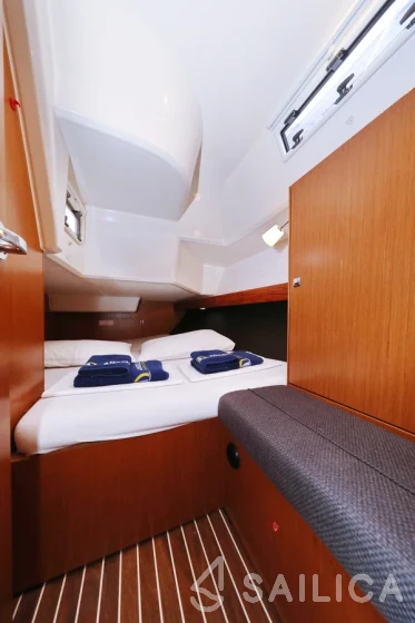 Bavaria 37 Cruiser - Yacht Charter Sailica