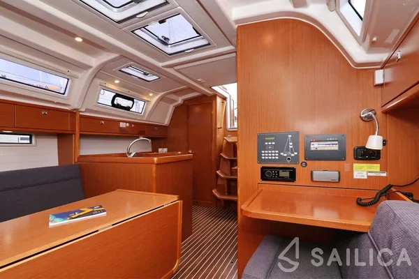 Bavaria 37 Cruiser - Yacht Charter Sailica