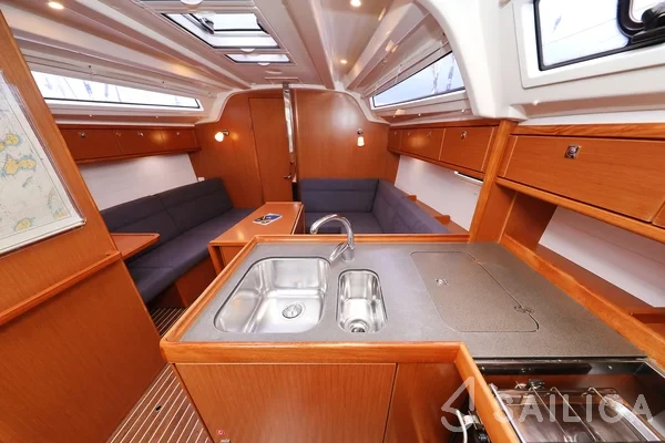 Bavaria 37 Cruiser - Yacht Charter Sailica