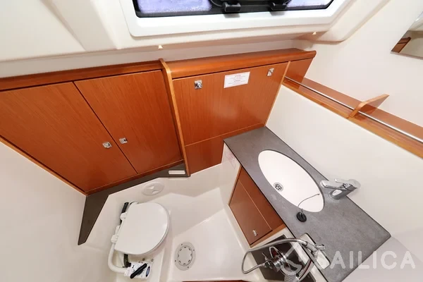 Bavaria 37 Cruiser - Yacht Charter Sailica