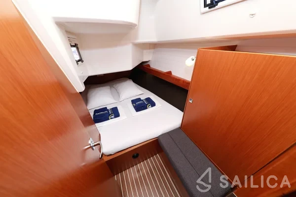 Bavaria 37 Cruiser - Yacht Charter Sailica