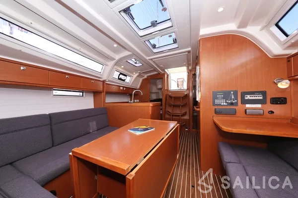 Bavaria 37 Cruiser - Yacht Charter Sailica