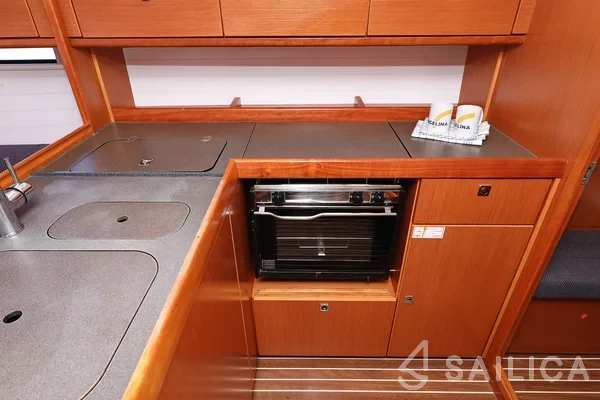 Bavaria 37 Cruiser - Yacht Charter Sailica