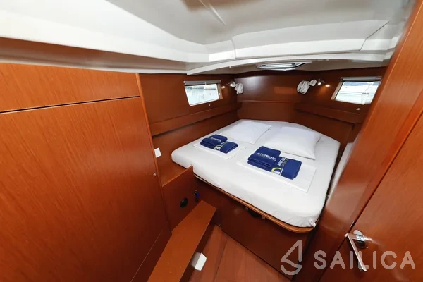 Oceanis 41.1 - Yacht Charter Sailica