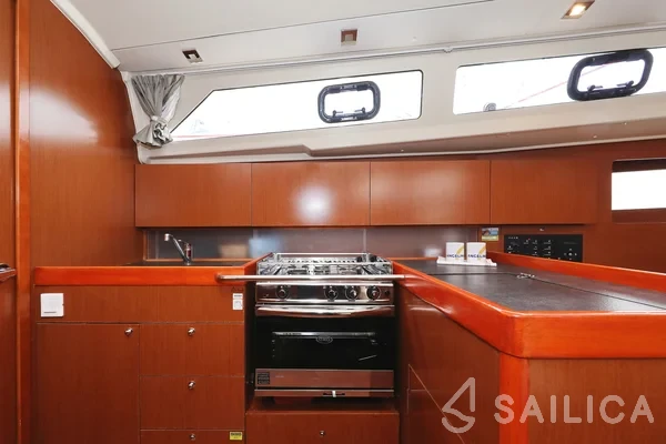 Oceanis 41.1 - Yacht Charter Sailica