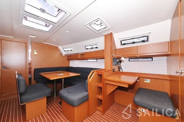 Bavaria 40 Cruiser - Yacht Charter Sailica