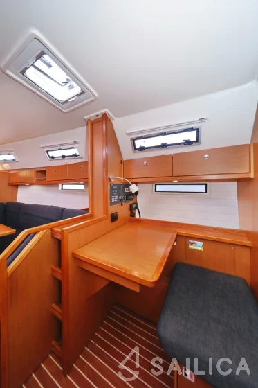 Bavaria 40 Cruiser - Yacht Charter Sailica